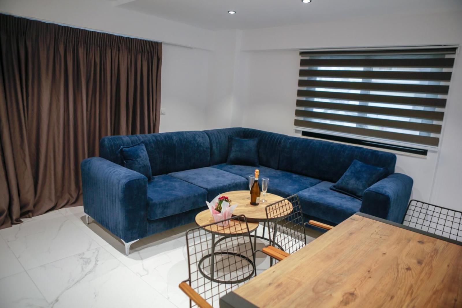 Matias Apartments Sarandë エクステリア 写真