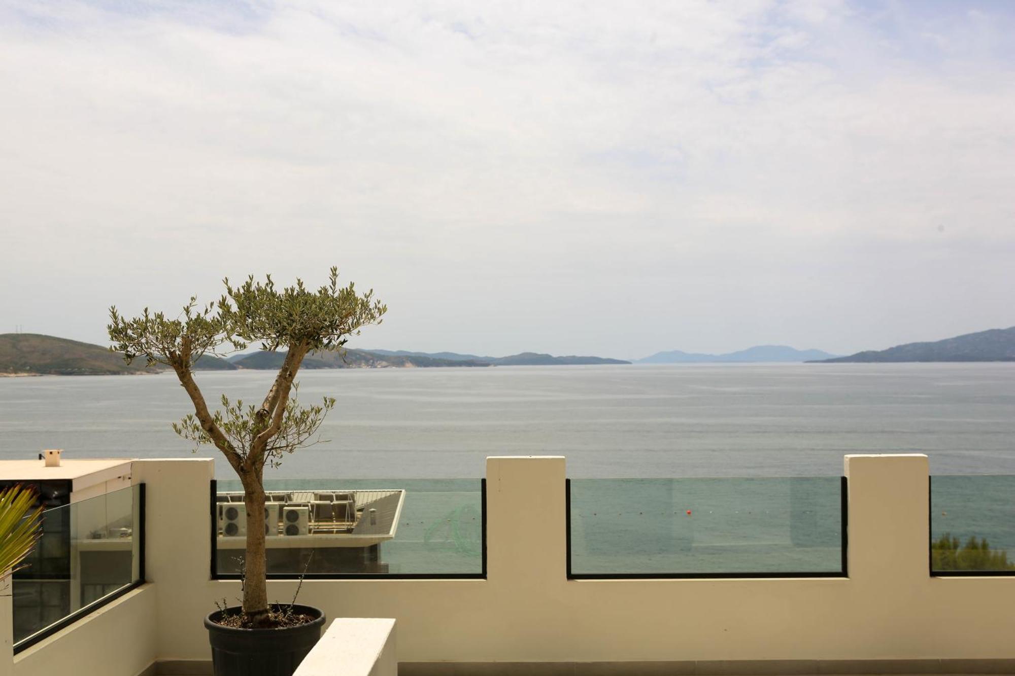 Matias Apartments Sarandë エクステリア 写真